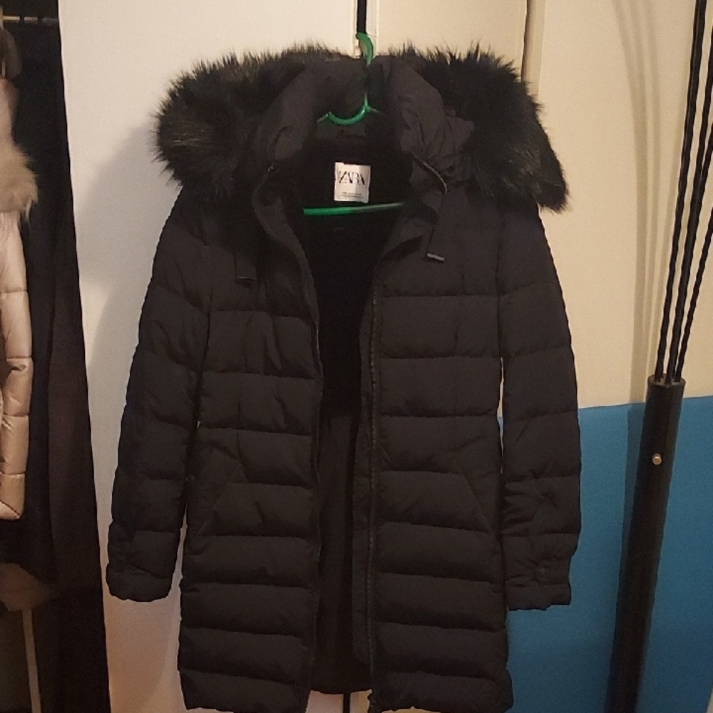 Zara Black Puffer Jacket with Faux Fur Hood